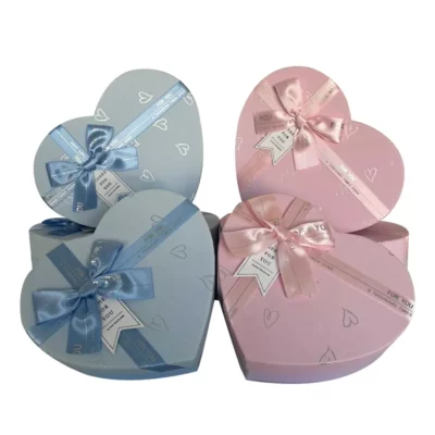 POKLON KUTIJA SRCE SREDNJA 19x17x7,5cm